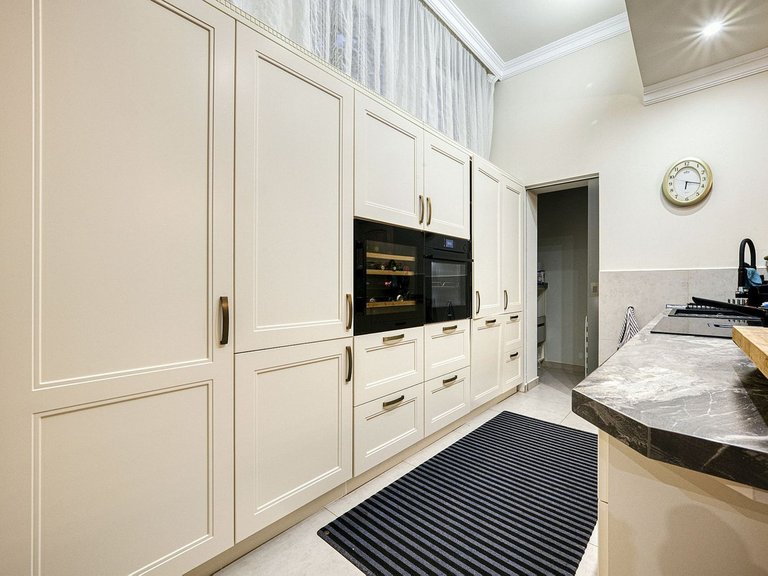 Villa for Sale in Hacienda Las Chapas, Malaga 16