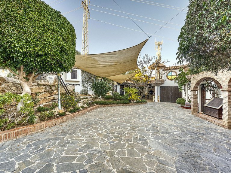 Villa for Sale in Hacienda Las Chapas, Malaga 40