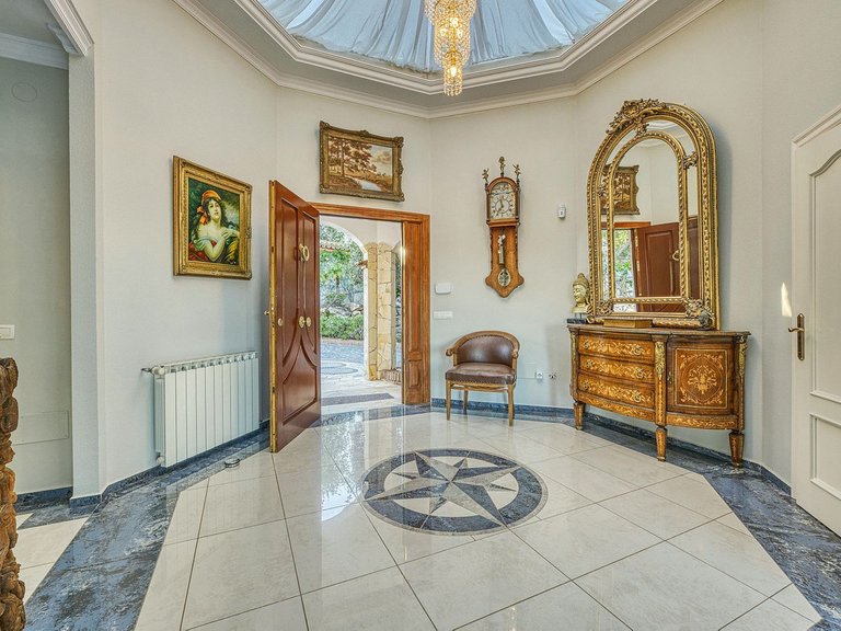 Villa for Sale in Hacienda Las Chapas, Malaga 44