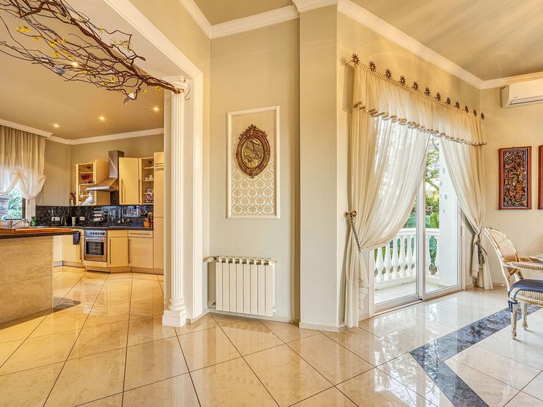 Villa for Sale in Hacienda Las Chapas, Malaga 5