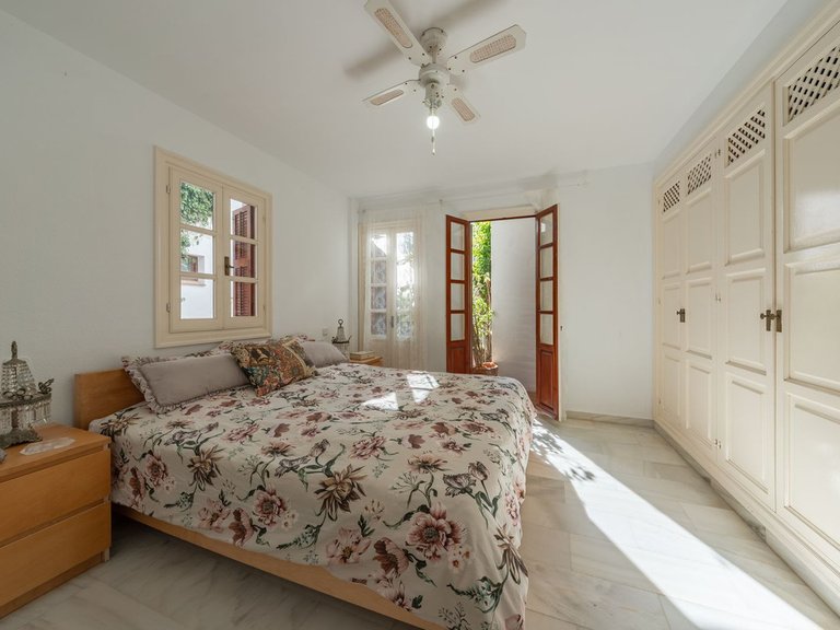 Apartment for Sale in The Golden Mile, Malaga 10