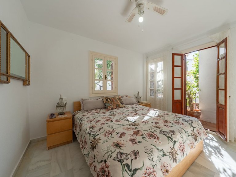 Apartment for Sale in The Golden Mile, Malaga 11