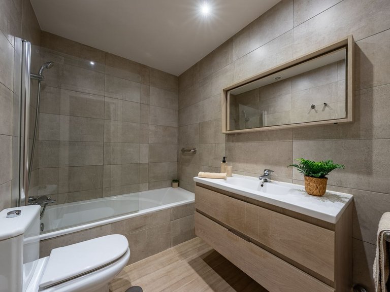 Apartment for Sale in The Golden Mile, Malaga 12