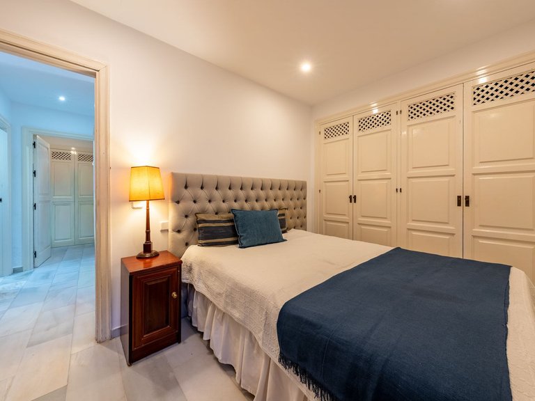 Apartment for Sale in The Golden Mile, Malaga 17