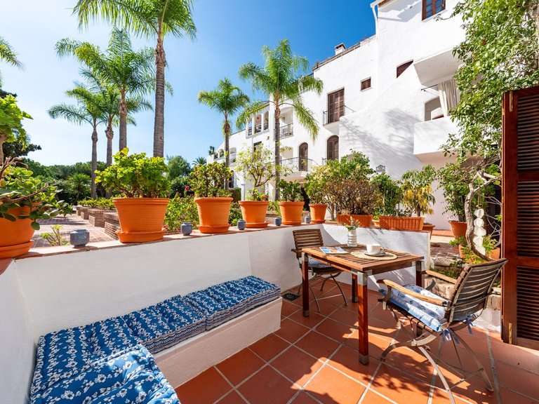 Apartment for Sale in The Golden Mile, Malaga 23