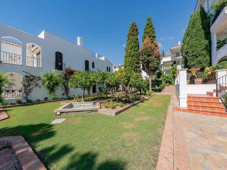 Apartment for Sale in The Golden Mile, Malaga 30