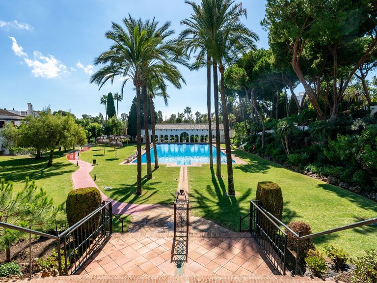 Apartment for Sale in The Golden Mile, Malaga 31