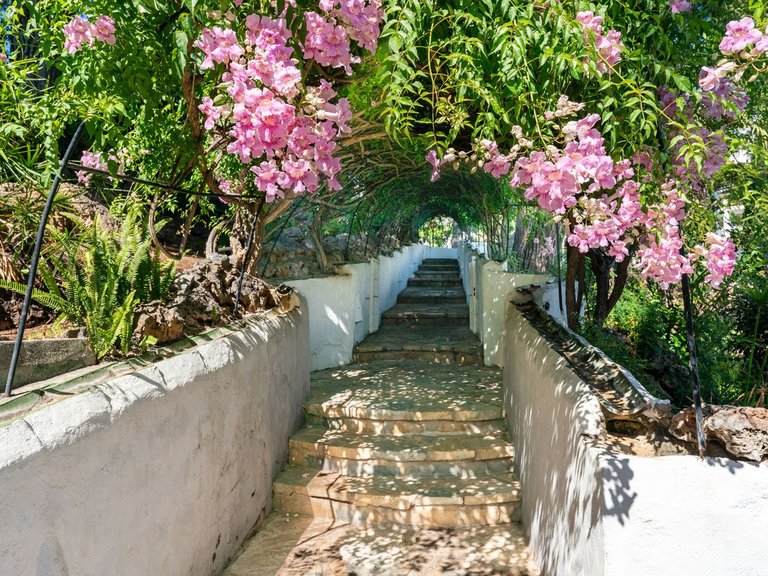 Apartment for Sale in The Golden Mile, Malaga 36