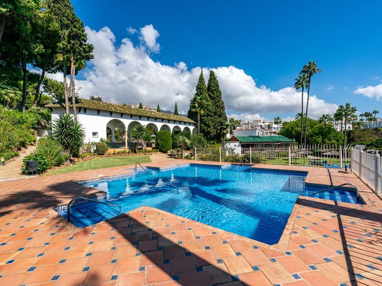 Apartment for Sale in The Golden Mile, Malaga 37