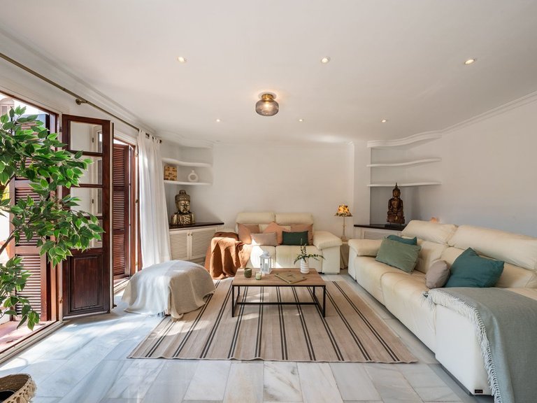 Apartment for Sale in The Golden Mile, Malaga 5