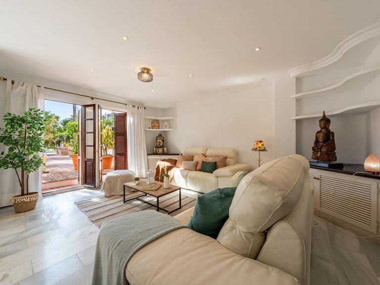 Apartment for Sale in The Golden Mile, Malaga 8