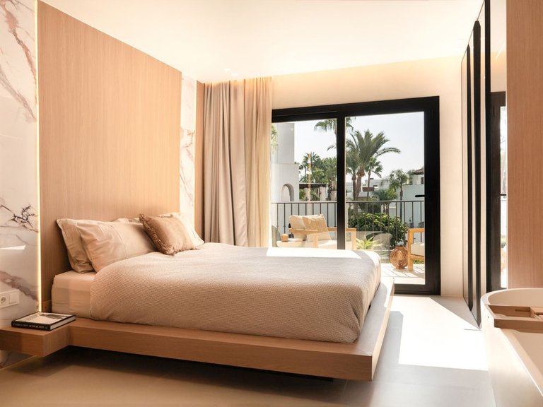 Town House for Sale in Puerto Banús, Malaga 13