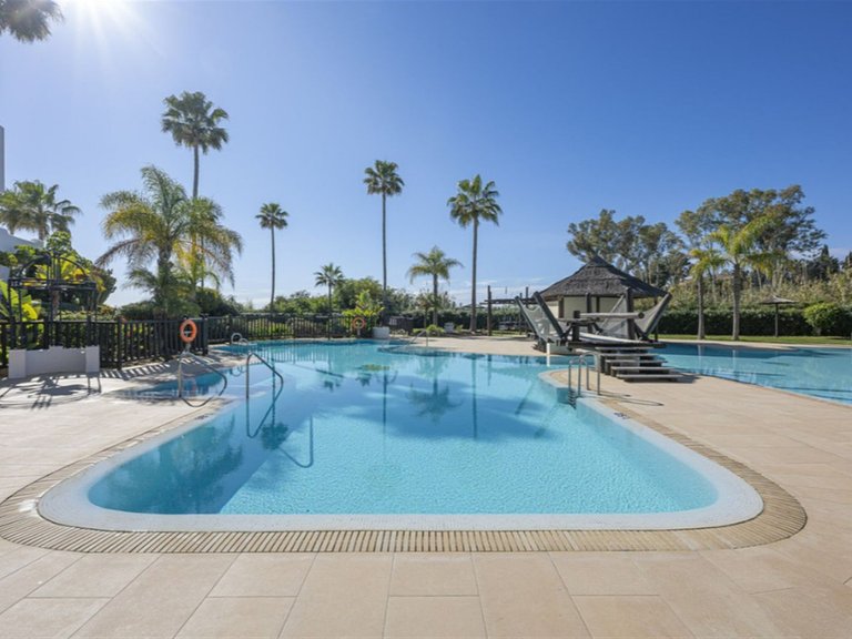 Apartment for Sale in New Golden Mile, Malaga 19
