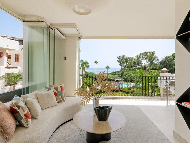 Apartment for Sale in New Golden Mile, Malaga 3