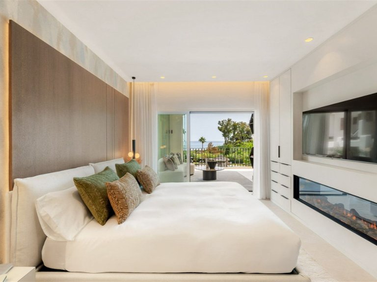 Apartment for Sale in New Golden Mile, Malaga 9