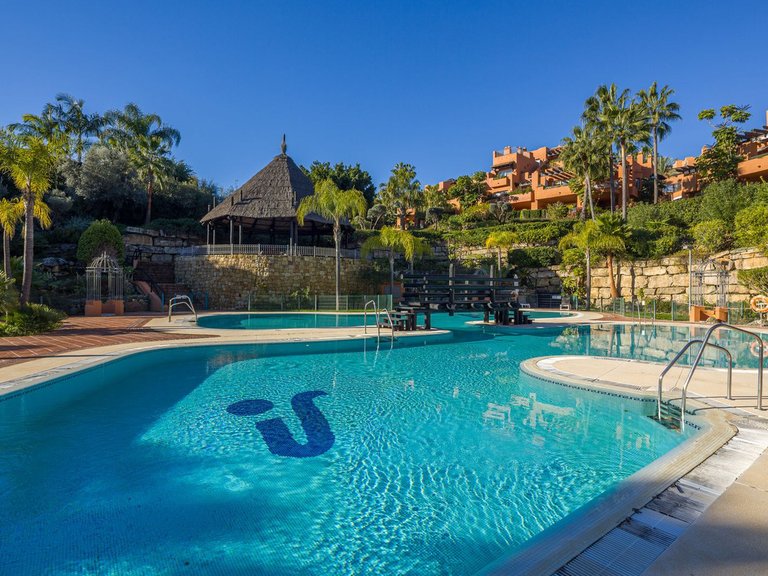 Apartment for Sale in Nueva Andalucía, Malaga 1