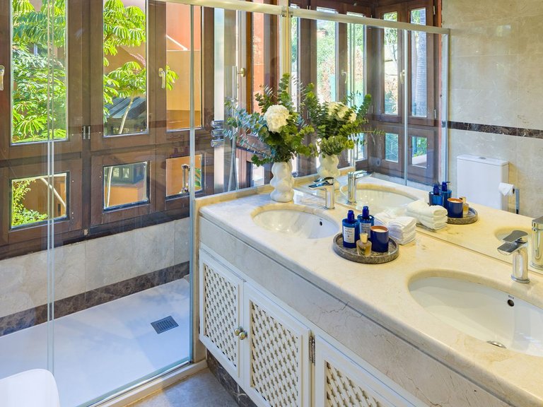 Apartment for Sale in Nueva Andalucía, Malaga 7