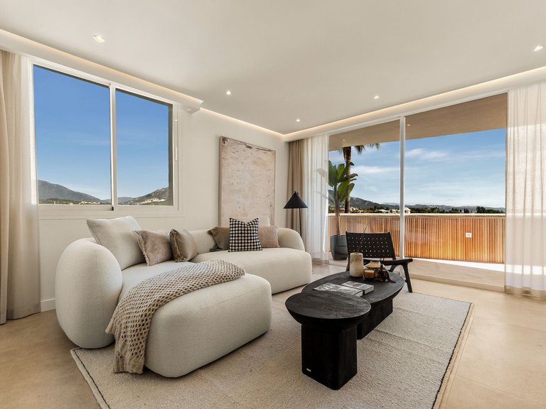 Apartment for Sale in Nueva Andalucía, Malaga 12