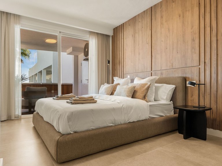 Apartment for Sale in Nueva Andalucía, Malaga 14