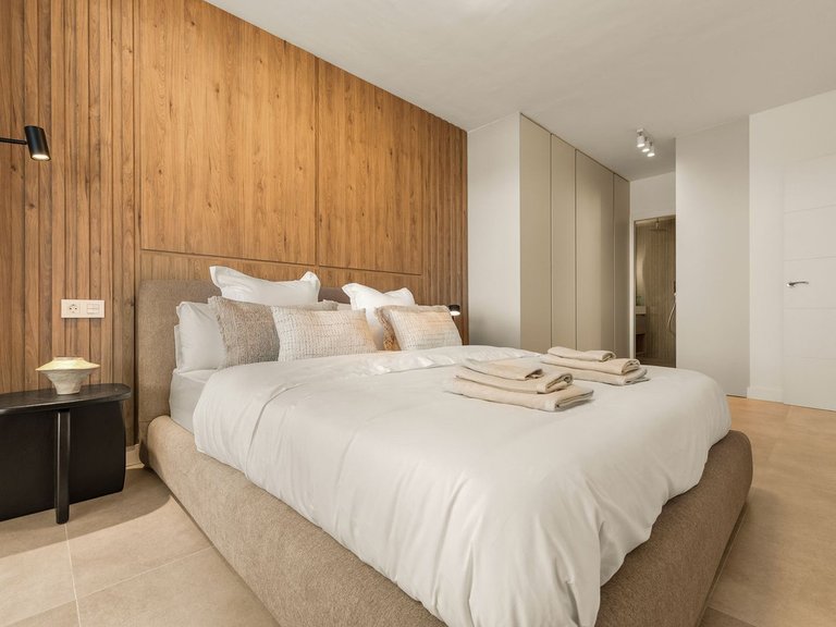 Apartment for Sale in Nueva Andalucía, Malaga 20