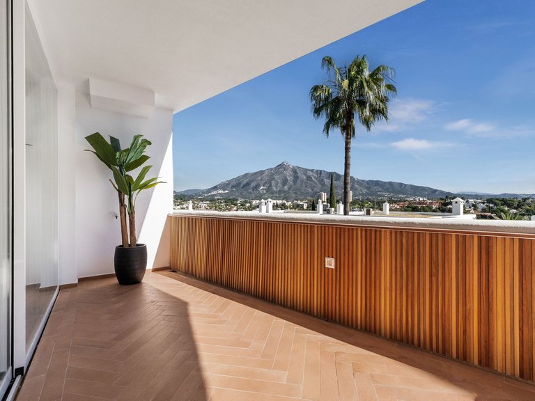 Apartment for Sale in Nueva Andalucía, Malaga 31