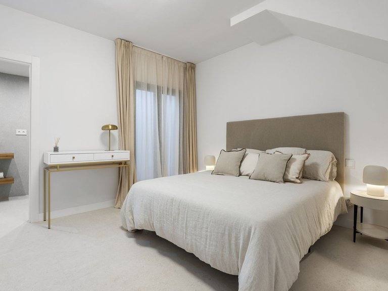 Town House for Sale in Nueva Andalucía, Malaga 18
