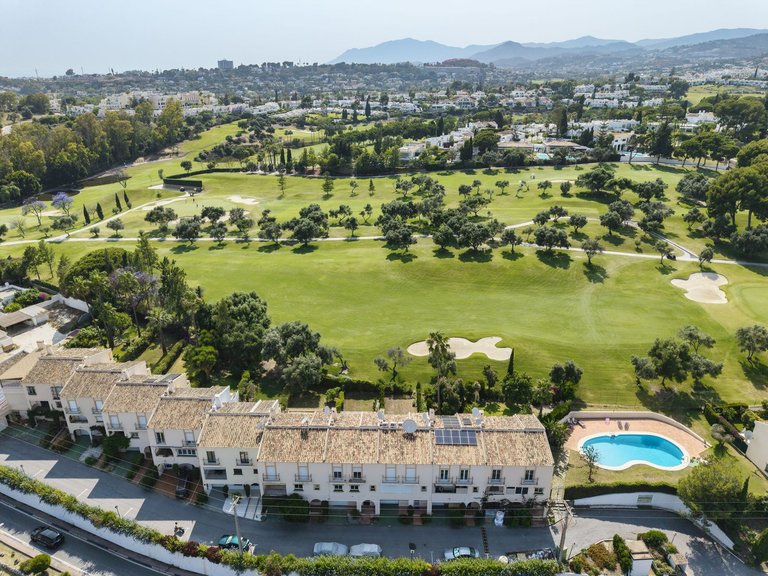 Town House for Sale in Nueva Andalucía, Malaga 2