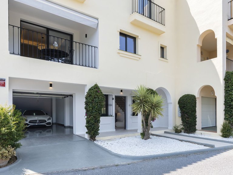 Town House for Sale in Nueva Andalucía, Malaga 22