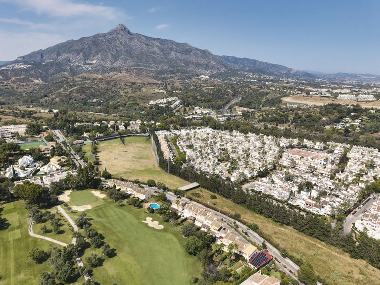 Town House for Sale in Nueva Andalucía, Malaga 23