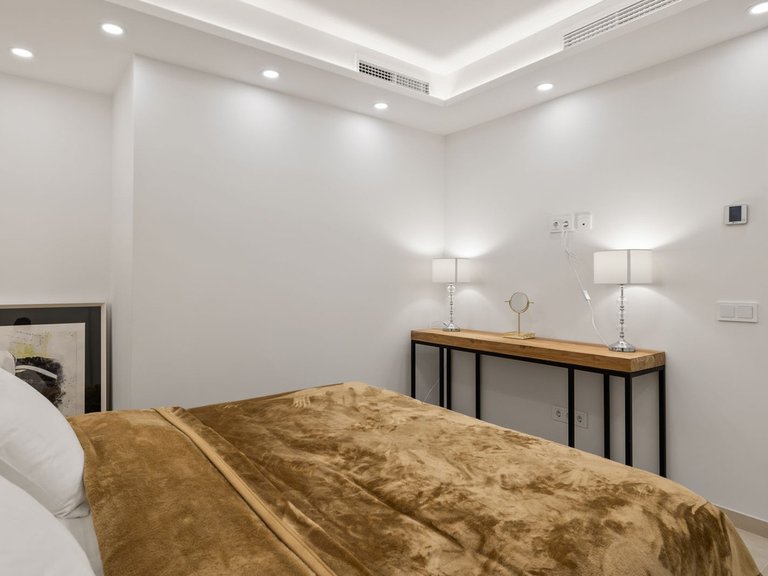 Apartment for Sale in Nueva Andalucía, Malaga 22