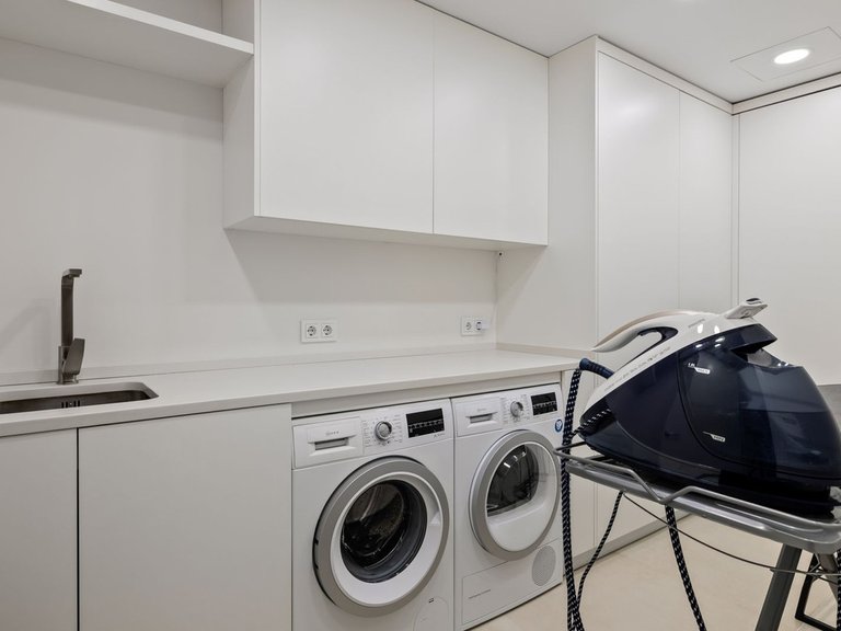 Apartment for Sale in Nueva Andalucía, Malaga 34