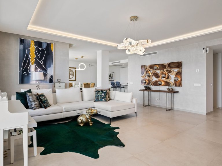 Apartment for Sale in Nueva Andalucía, Malaga 38