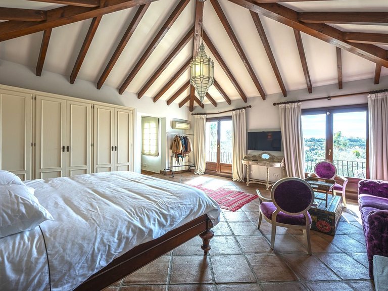 Villa for Sale in Sotogrande, Malaga 18