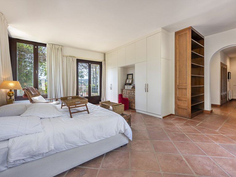 Villa for Sale in Sotogrande, Malaga 19