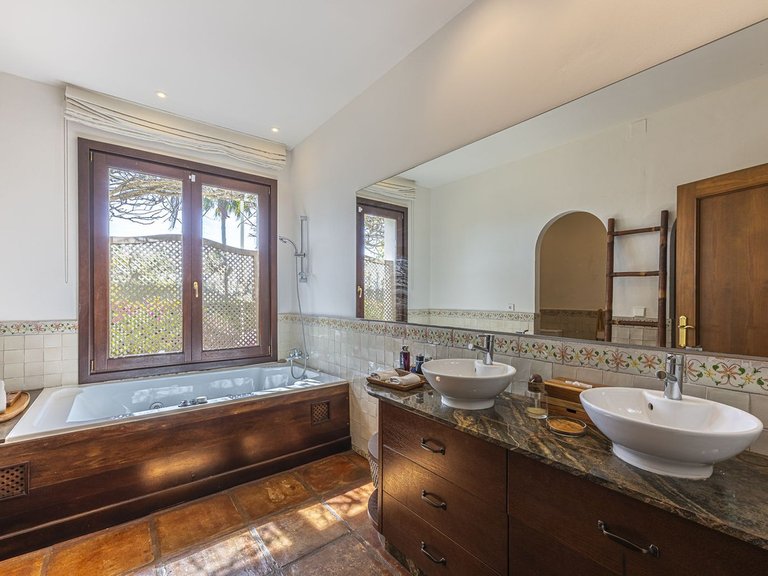 Villa for Sale in Sotogrande, Malaga 22