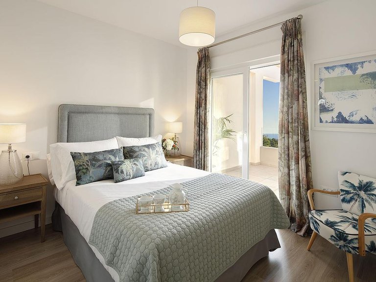 Apartment for Sale in Nueva Andalucía, Malaga 9