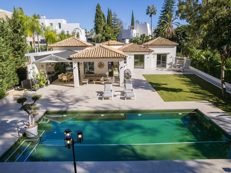 Villa for Sale in Marbella, Malaga 43