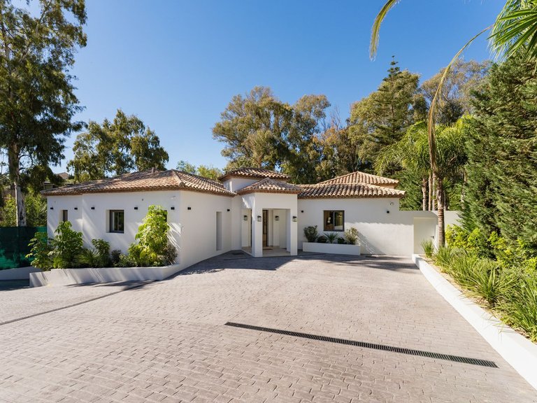 Villa for Sale in Marbella, Malaga 47