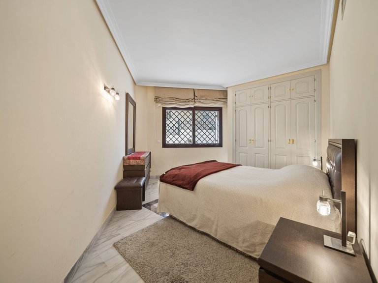 Apartment for Sale in Costa del Sol, Benalmadena, Malaga 11