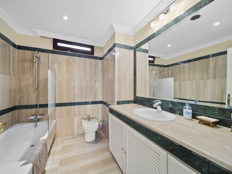 Apartment for Sale in Costa del Sol, Benalmadena, Malaga 15