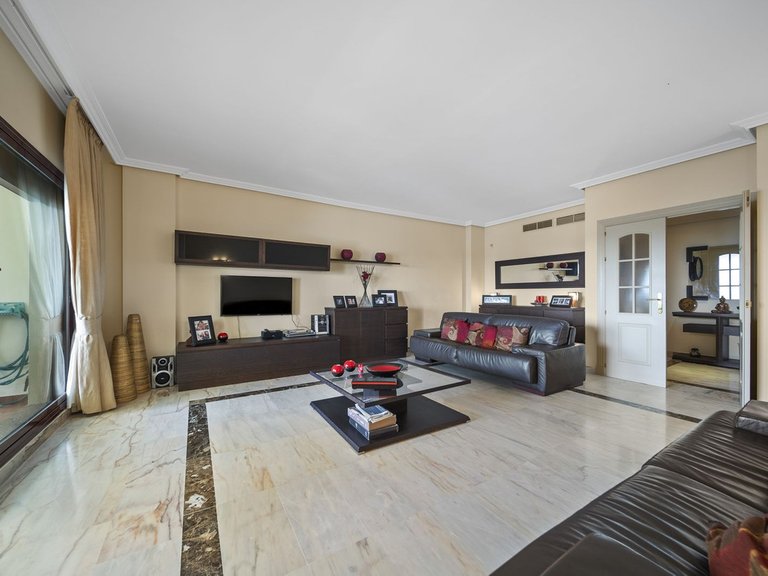 Apartment for Sale in Costa del Sol, Benalmadena, Malaga 4