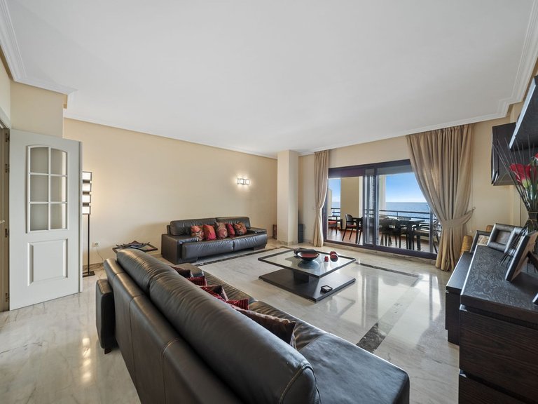 Apartment for Sale in Costa del Sol, Benalmadena, Malaga 5