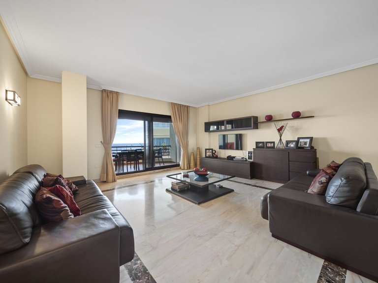 Apartment for Sale in Costa del Sol, Benalmadena, Malaga 7