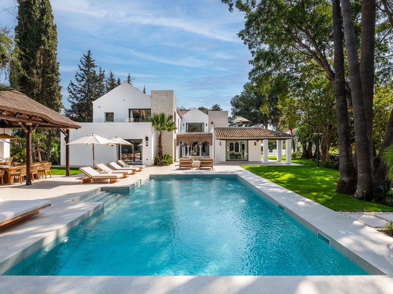Villa for Sale in Marbella, Malaga 1