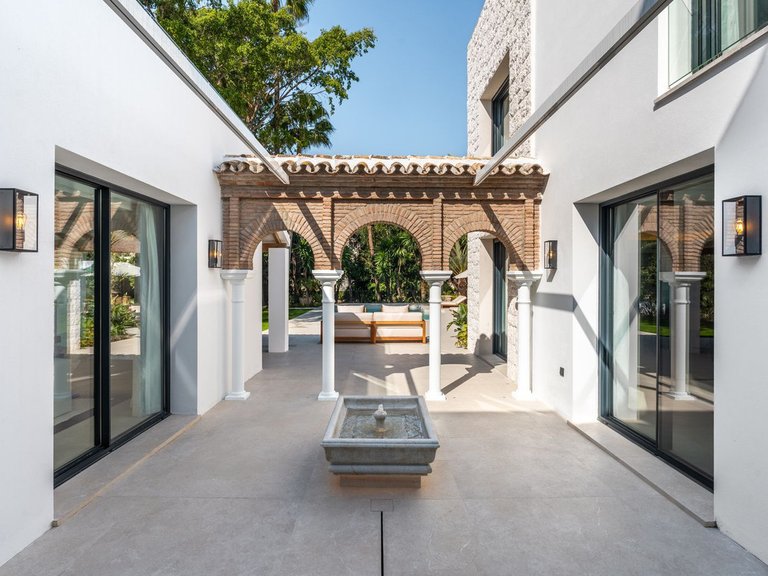 Villa for Sale in Marbella, Malaga 11