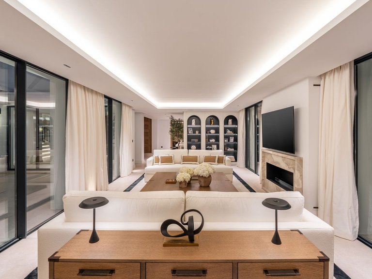 Villa for Sale in Marbella, Malaga 3