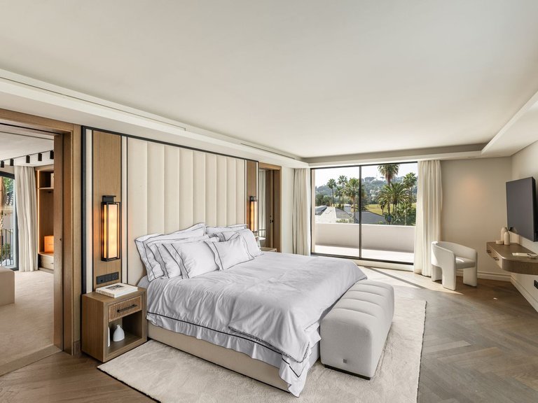 Villa for Sale in Marbella, Malaga 8