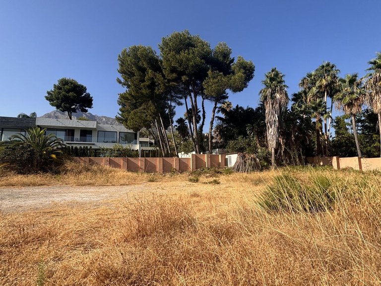 Plot for Sale in The Golden Mile, Malaga 7