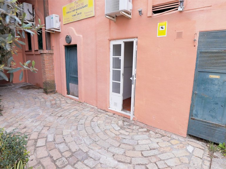 Commercial for Sale in Calahonda, Malaga 17