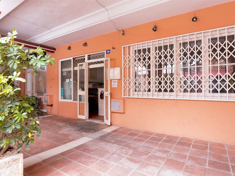 Commercial for Sale in Calahonda, Malaga 4